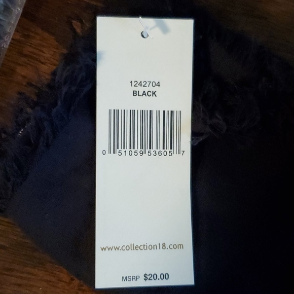 NWT Collection 18 Embroidered Bandana w/$20 tags - Picture 2 of 2